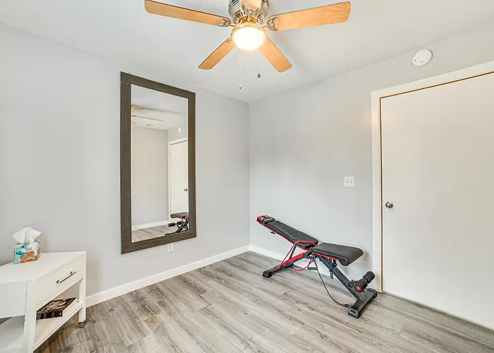 Cozy Illinois Retreat W/ Gym & River Views! Hébergement de vacances *