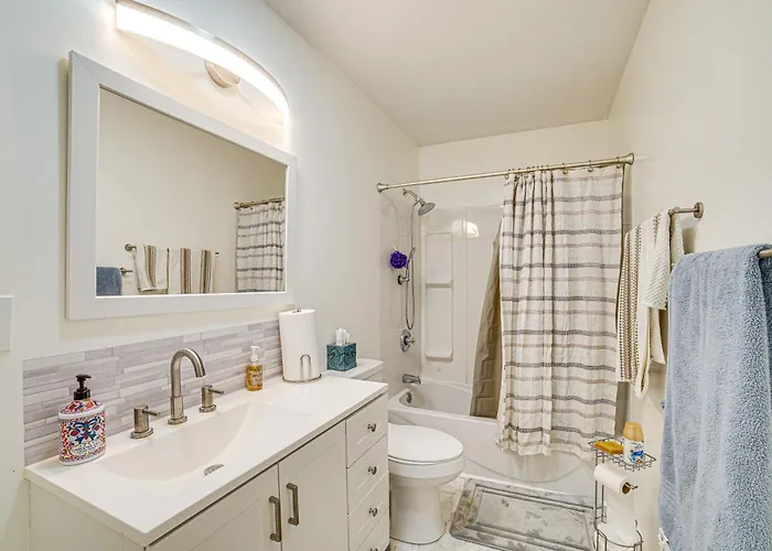 Hébergement de vacances Cozy Illinois Retreat W/ Gym & River Views! *