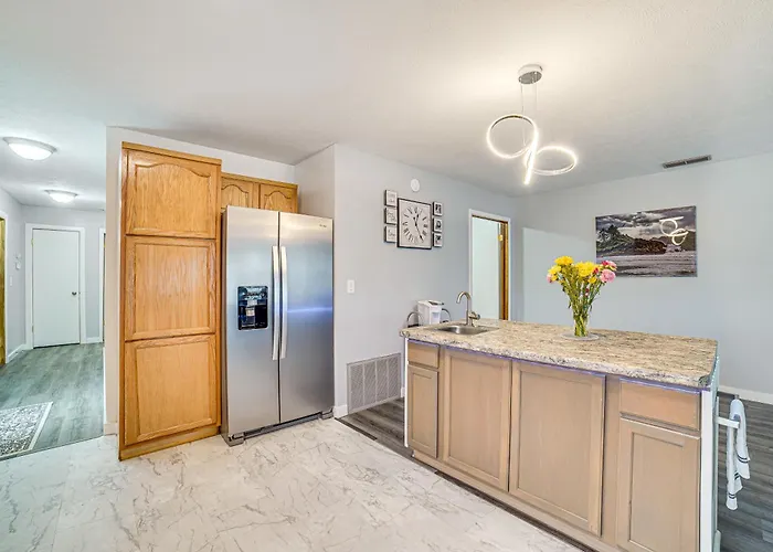 Cozy Illinois Retreat W/ Gym & River Views! Chillicothe