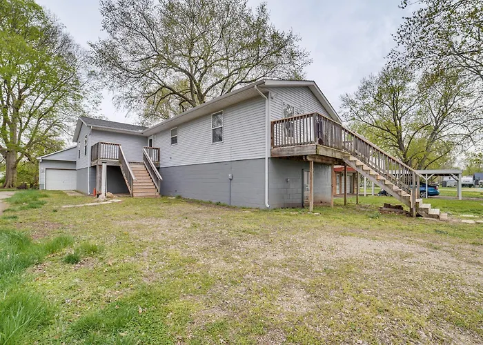 Hébergement de vacances Cozy Illinois Retreat W/ Gym & River Views!