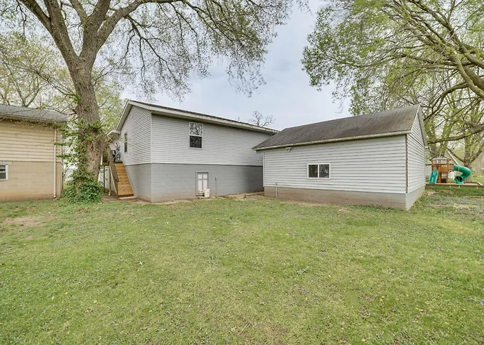 Cozy Illinois Retreat W/ Gym & River Views! * Chillicothe