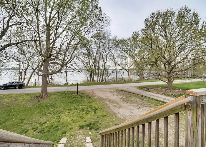 Hébergement de vacances Cozy Illinois Retreat W/ Gym & River Views!